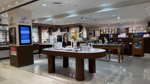 シミズメガネ ステモ店の様子