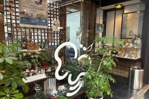 こはま補聴器専門店の店内