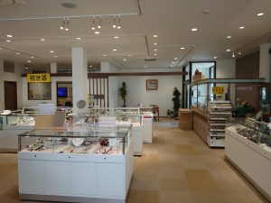 株式会社トム・フクダ阿知須本店の店内